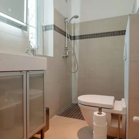 Βίλα Trieste - *